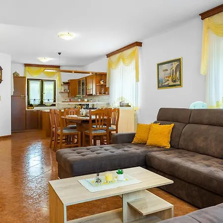 House Ulika