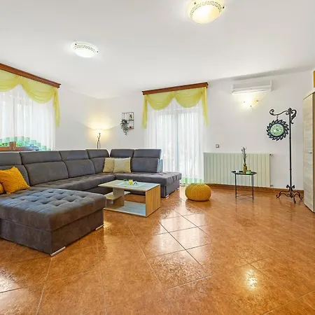 House Ulika *