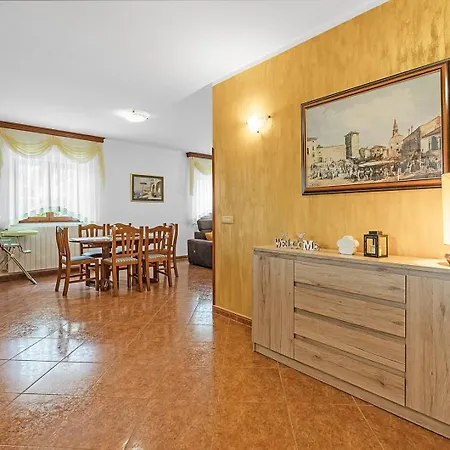 House Ulika Hébergement de vacances Svetvinčenat